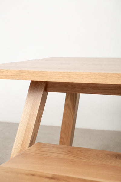 Fyra Dining Table