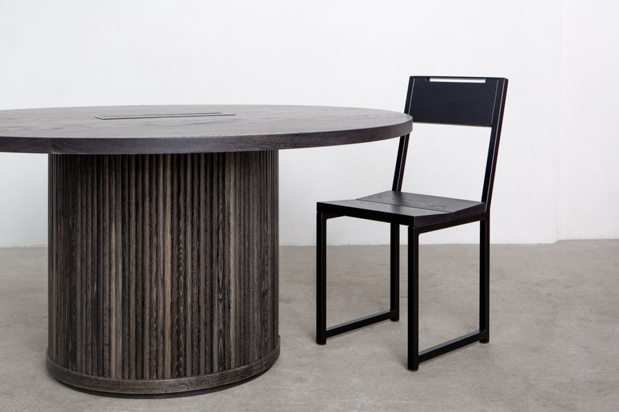 Radius Round Meeting Table