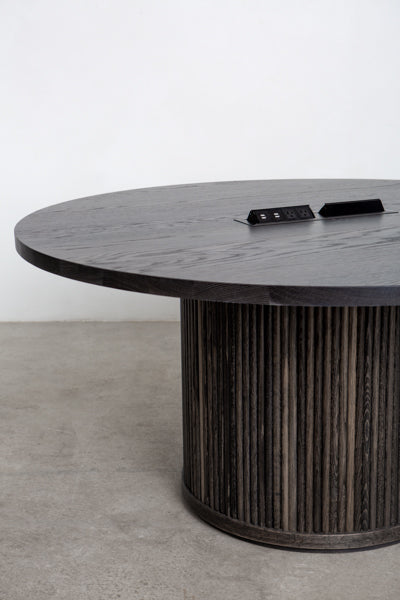 Radius Round Meeting Table