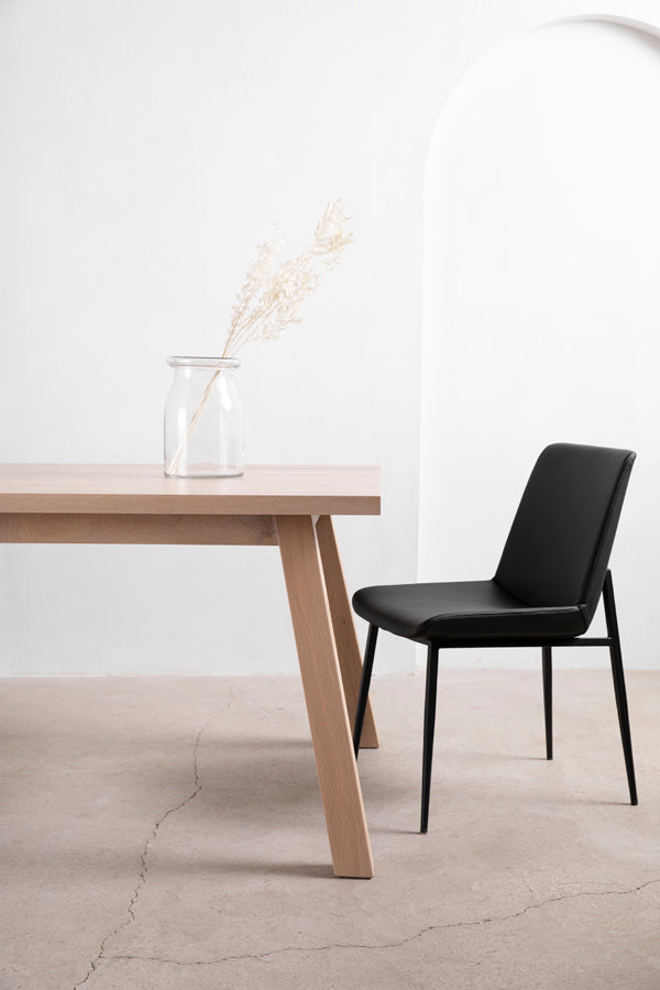 Fyra Dining Table